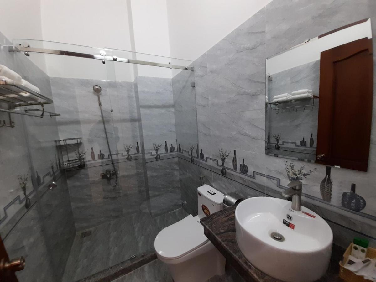 Khách sạn Nguyên Long Bảo Lộc Esterno foto