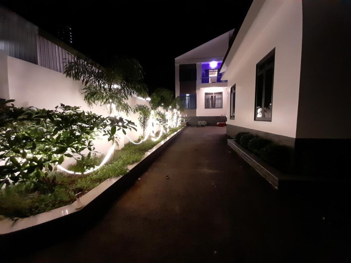 Khách sạn Nguyên Long Bảo Lộc Esterno foto