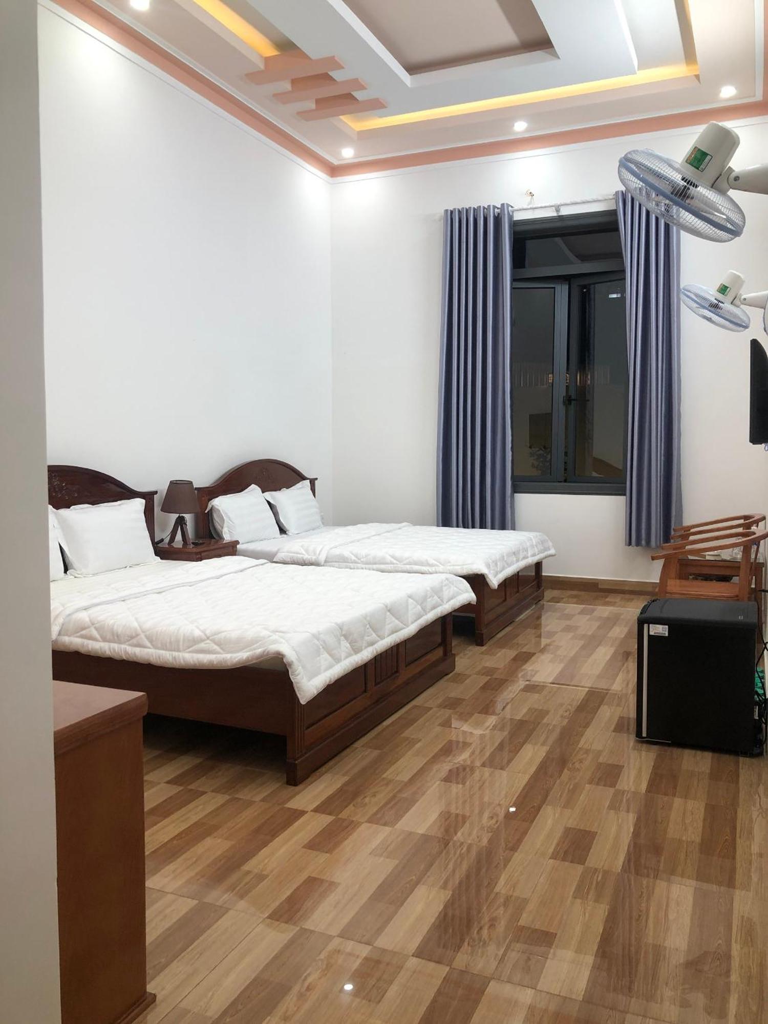 Khách sạn Nguyên Long Bảo Lộc Esterno foto